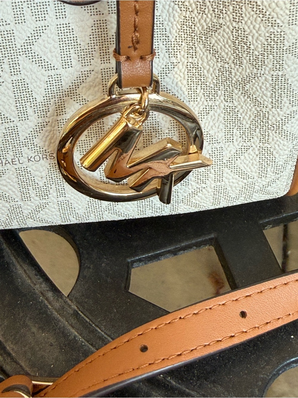 MICHAEL KORS Vanilla Signature XS Bedford Duffle Crossbody Bag -Like New $258. - Picture 6 of 7